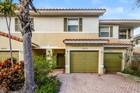 Building Photo - 2423 NW 31st Ct