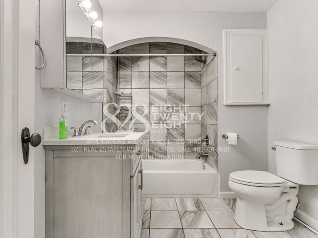 Building Photo - *COMING SOON - TOURS EXPECTED TO BEGIN 6/5/26* 2 Bed/2 Bath Duplex Close to Campus Corner!