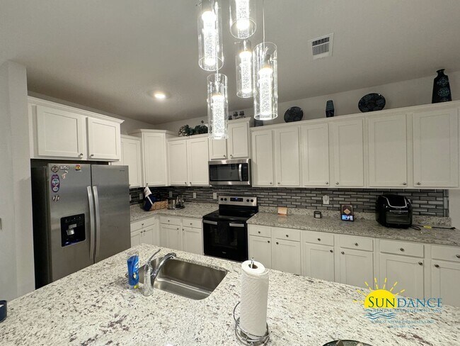 Building Photo - Stunning 4 Bedroom Home in Hillwood Estates, Crestview!