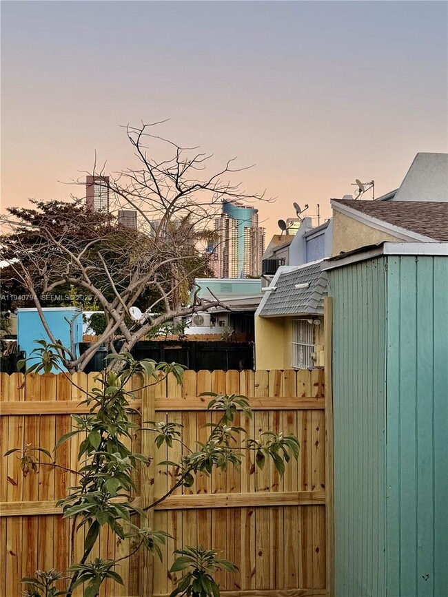 Building Photo - 617 NW 10th St