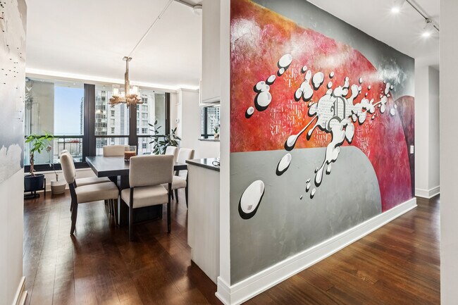 Building Photo - 1030 N State St