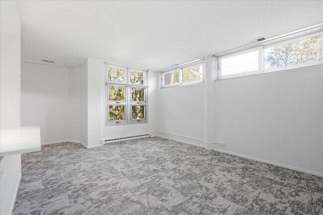 Building Photo - 4170 N Marine Dr