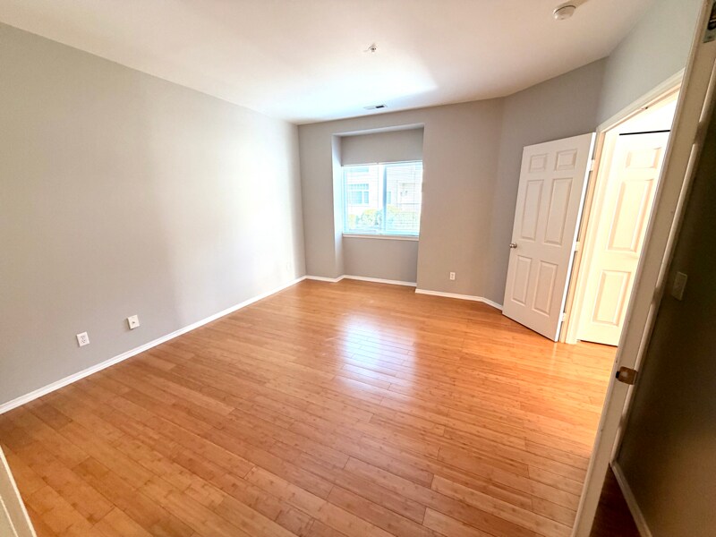 Building Photo - 440 S 51st Ct