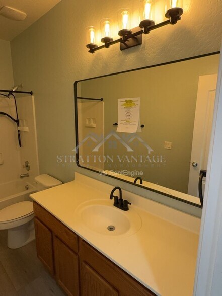 Building Photo - 1036 S 177th Dr