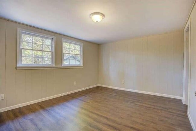 Building Photo - 201 Oglesby Bridge Rd SE