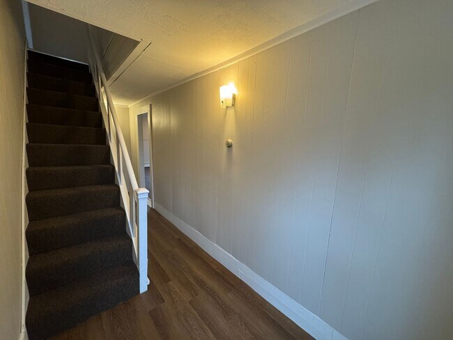 Building Photo - 45 Friend St