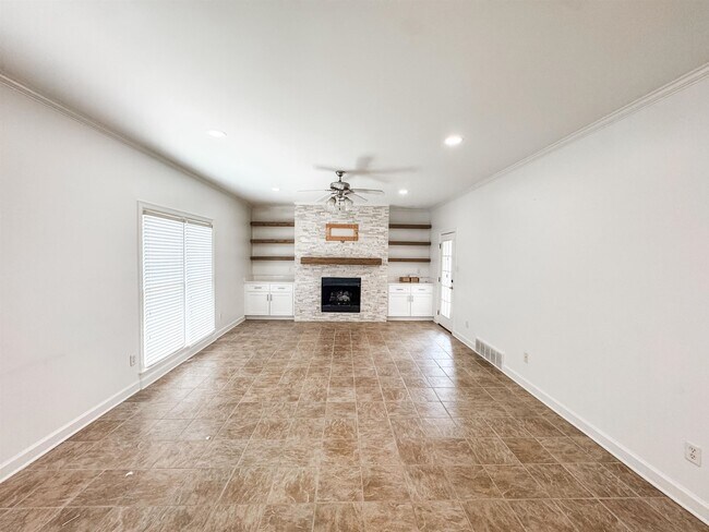 Building Photo - 759 Southern Belle Dr