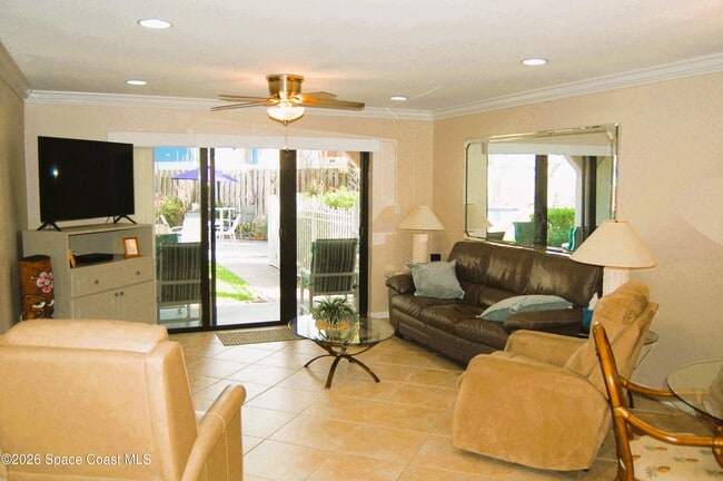 Building Photo - 5350 Ocean Beach Blvd