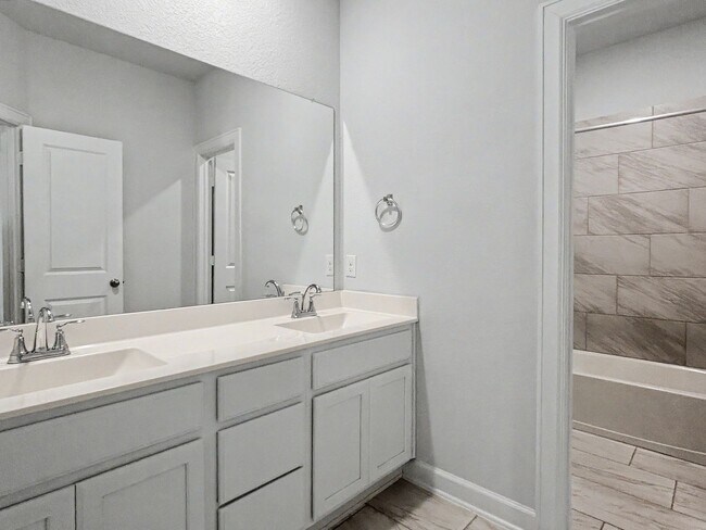 Building Photo - 3708 Eliberis
