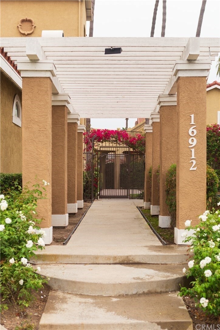 Building Photo - 16912 Sims Ln