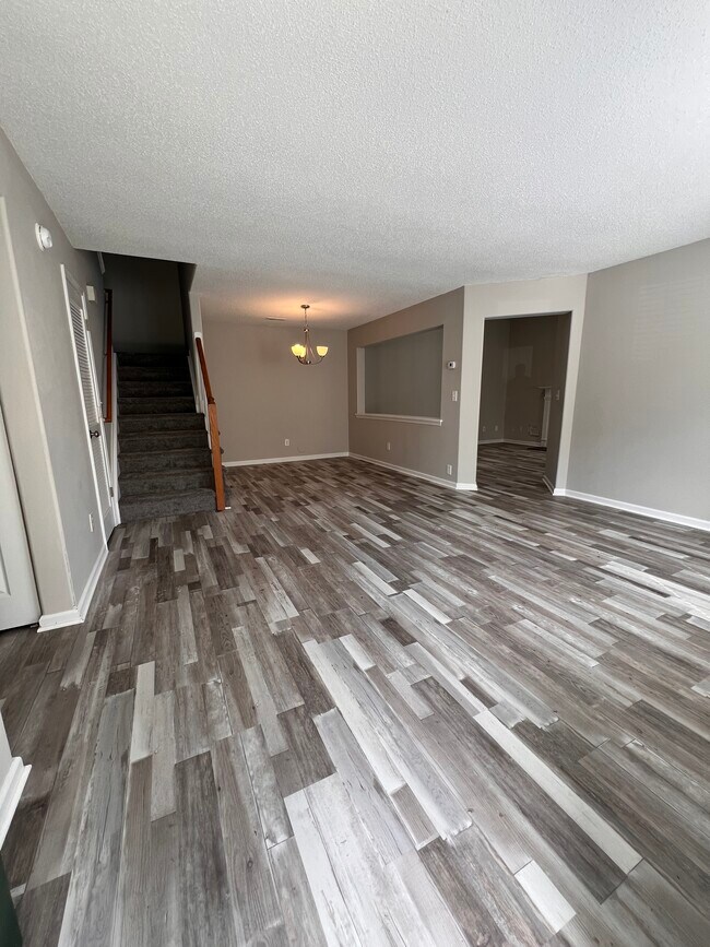 Building Photo - 6223 Cambridge Dr