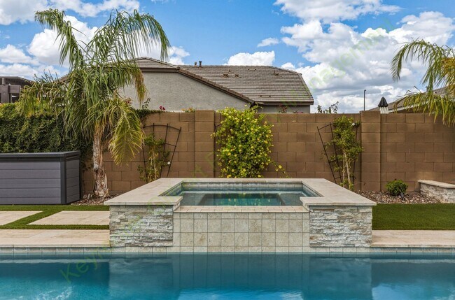 Building Photo - Stunning Gilbert Home Located in the Beautiful Belrose Gated Community!