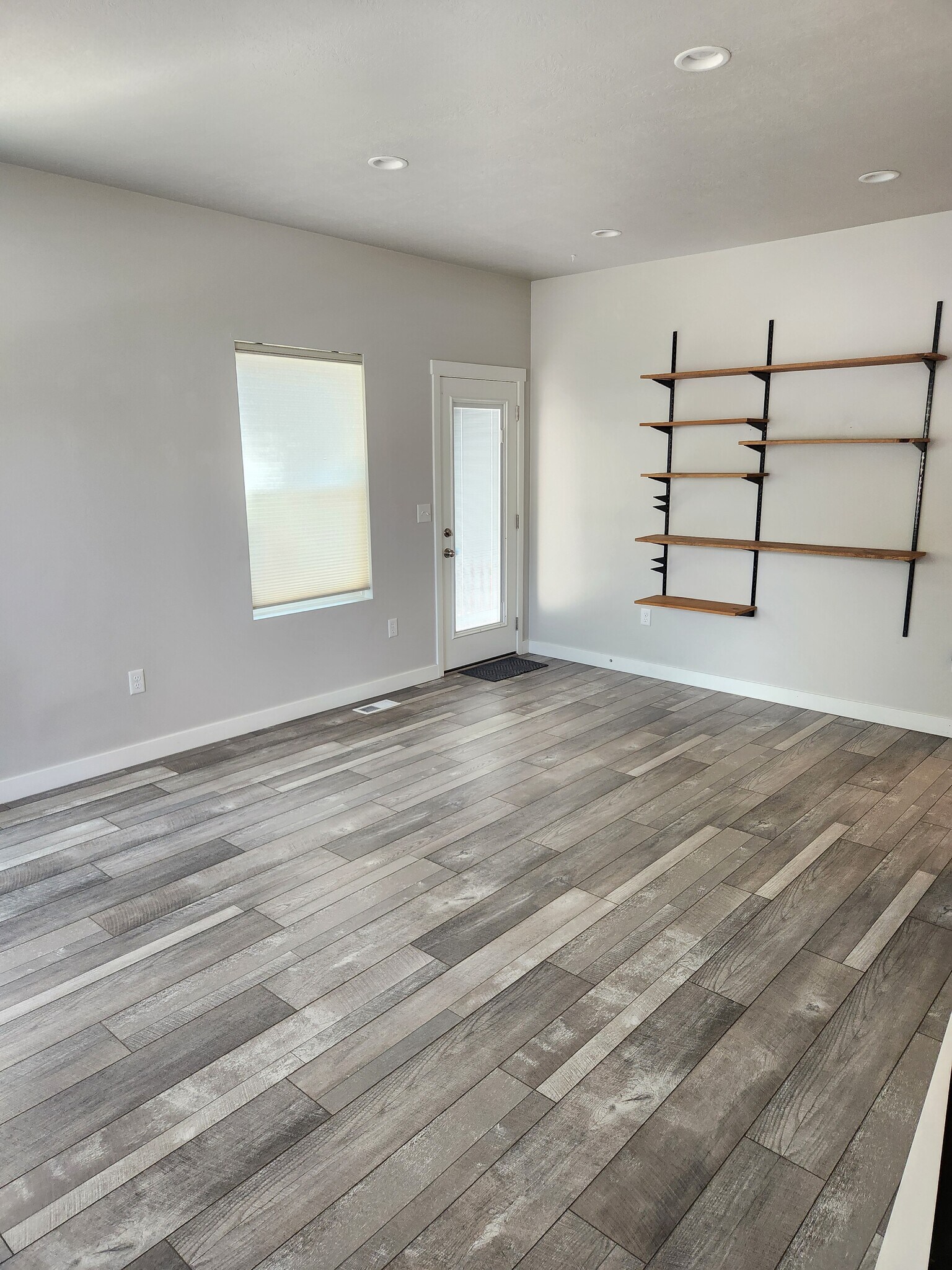 Building Photo - 724 Cami Nicole Ln