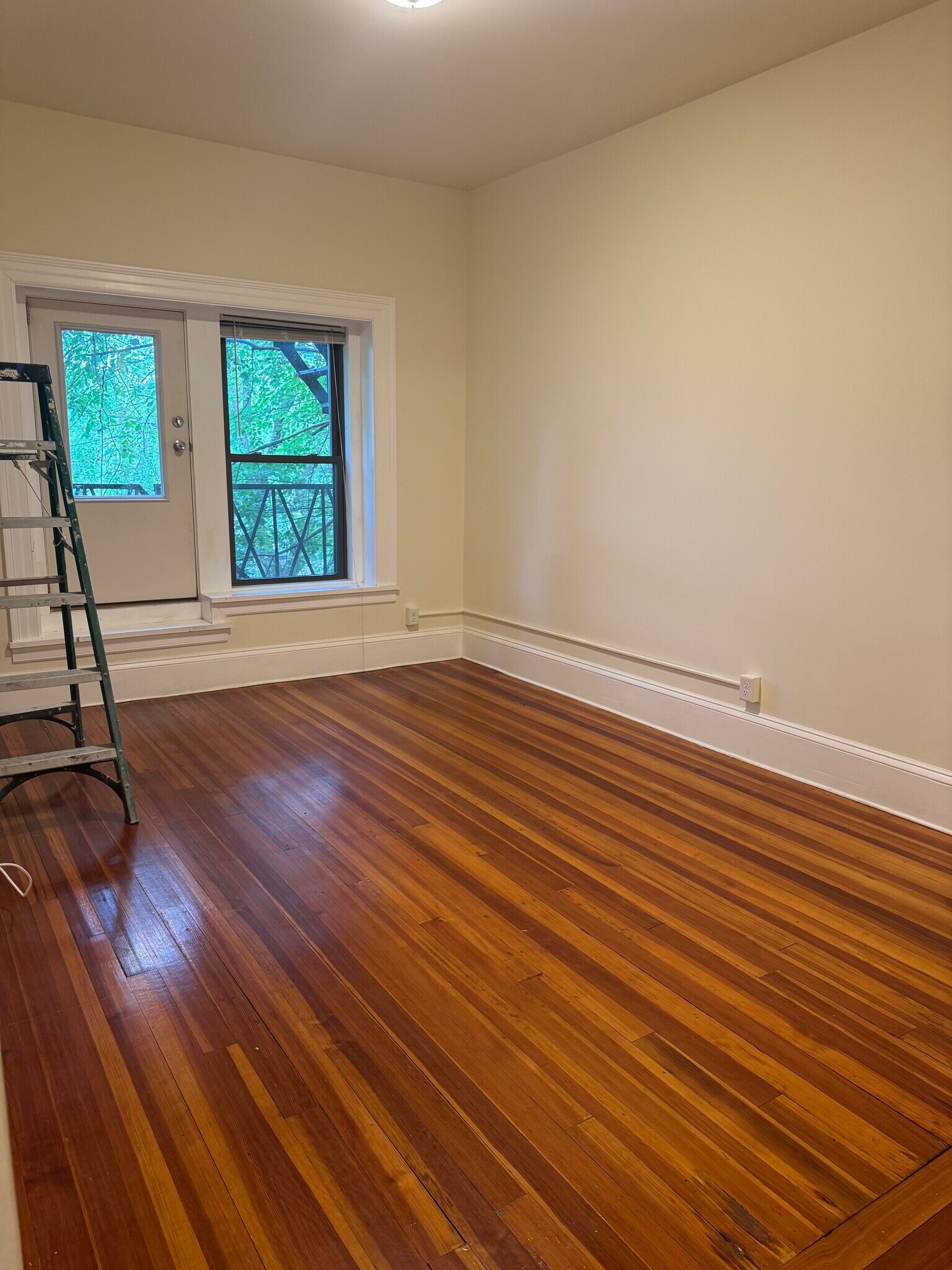 Building Photo - 1471 Beacon St