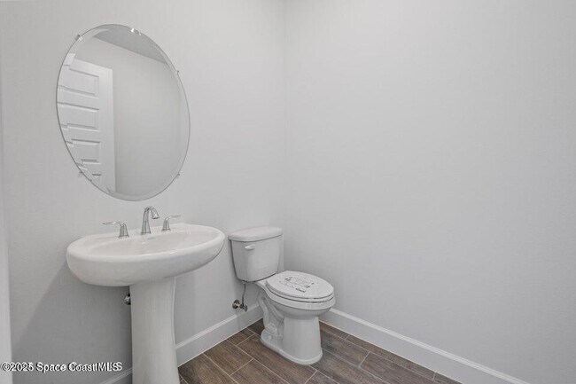 Building Photo - 2737 Kamin Dr