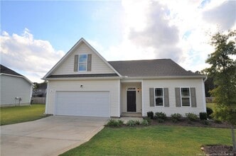 Building Photo - 84 Fairview St