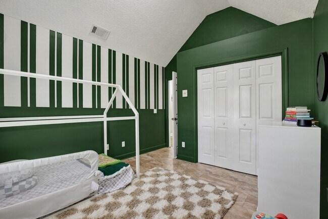 Building Photo - 211 Mikal Dr