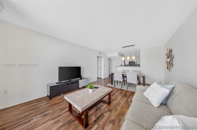 Building Photo - 1155 Brickell Bay Dr