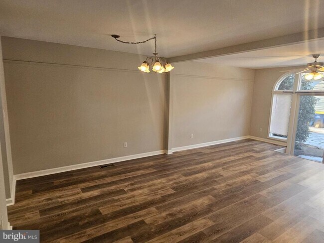 Building Photo - 19 Henlopen Gardens