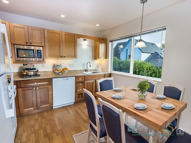 Building Photo - 849 1st Ave