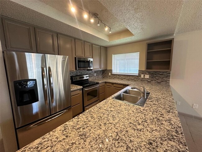 Building Photo - 16034 Barbarossa Dr