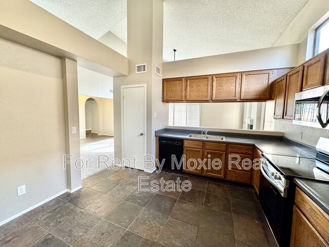 Building Photo - 4171 E Cholla Canyon Dr