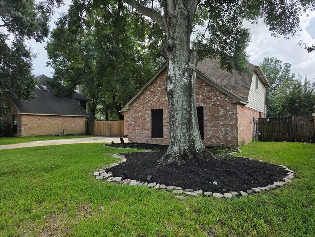Building Photo - 19507 Oak Station Dr