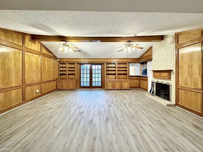 Building Photo - 3 br, 3.5 bath House - 4807 Country Club Vw