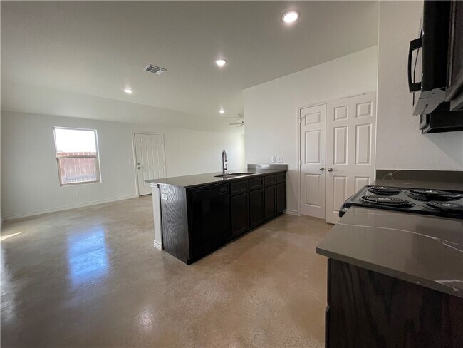 Building Photo - 2404 Duntov Dr