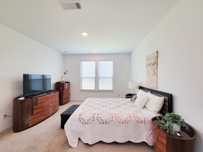 Building Photo - Ready to move in! The Granville floor plan...