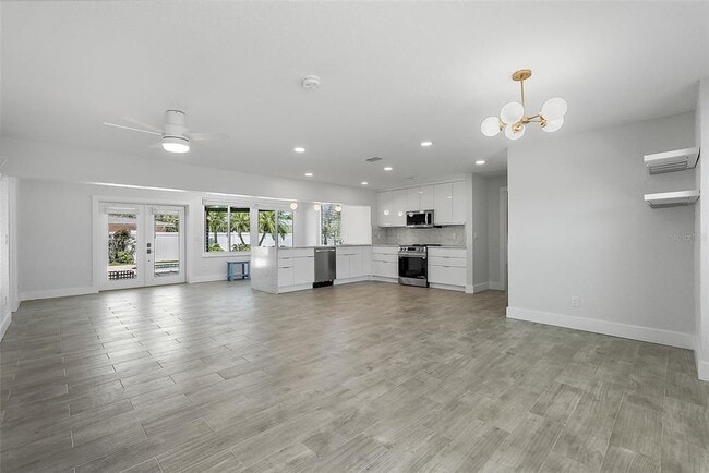 Building Photo - 3755 Belle Vista Dr E