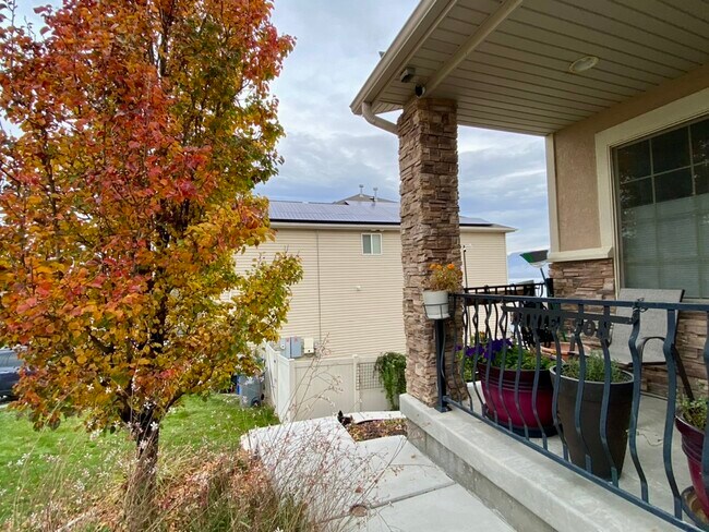 Building Photo - 3558 Sharp Shinned Trail