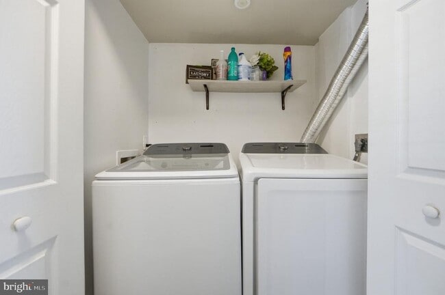 Building Photo - 1013 Copperfield Ct