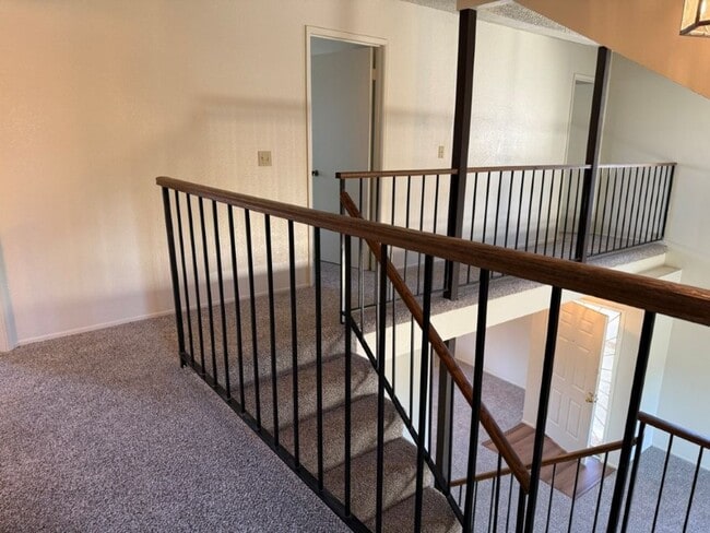 Building Photo - Updated 4 Bedroom 2.5 Bath Vacaville *Star...