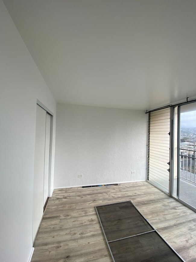 Building Photo - Convenient 1 Bedroom, 1 Bath, 1 Parking  Near Waikiki