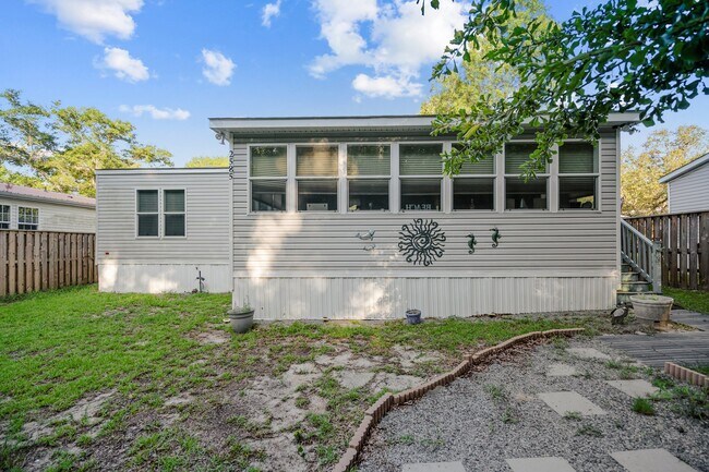 Primary Photo - 2585 Fairway Dr SW