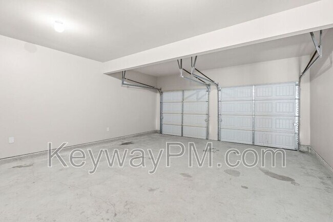 Building Photo - 3013 Spring Creek Dr