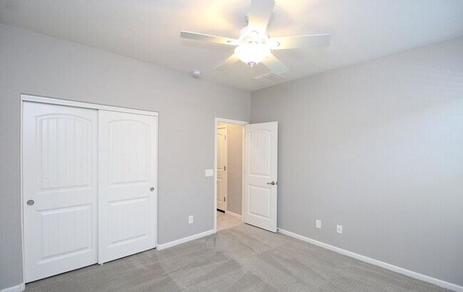 Building Photo - Stunning 3-bedroom, 3-bathroom home located in the heart of Peoria, AZ.