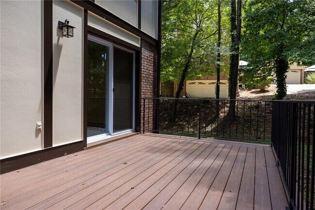 Building Photo - 147 Hunters Cove