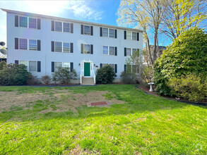 Building Photo - 73 Cedar St