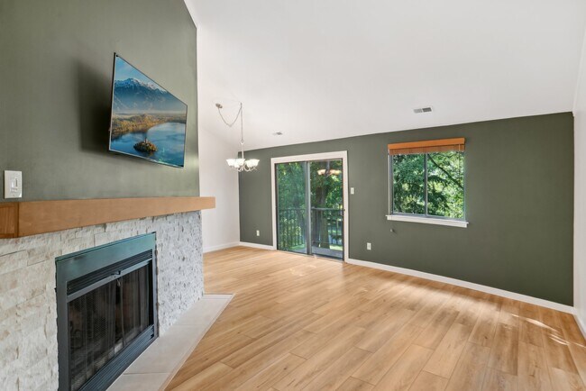 Building Photo - 203B Cypress Point Cir