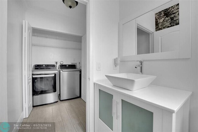 Building Photo - 12925 SW 28th Ct