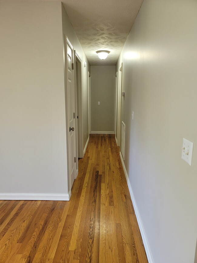 Main Hallway - 100 Thompson Ln