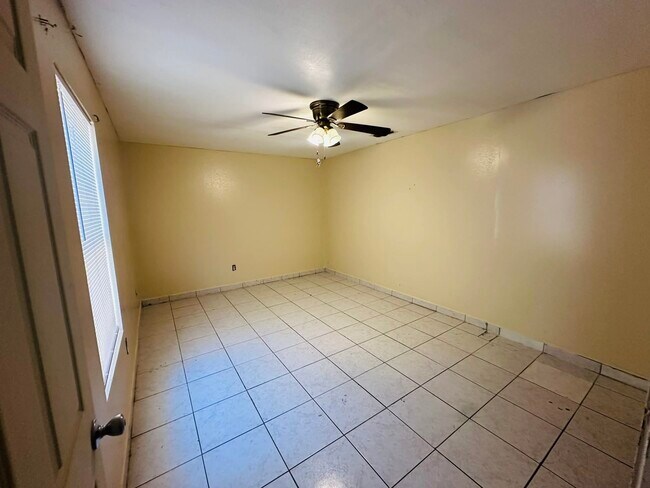 Building Photo - 3023 Potomac Loop