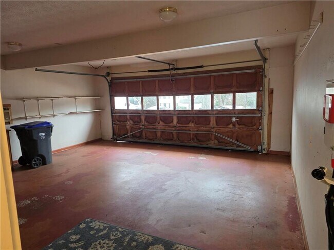 Building Photo - 2631 Bechers Brook