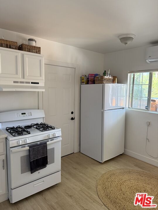 Building Photo - 830 Brooks Ave