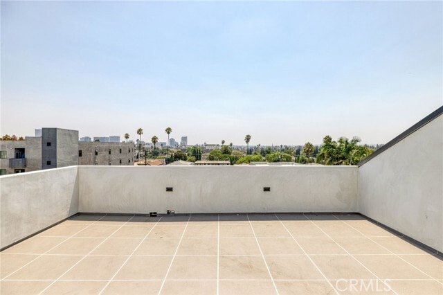 Building Photo - 4827 Oakwood Ave