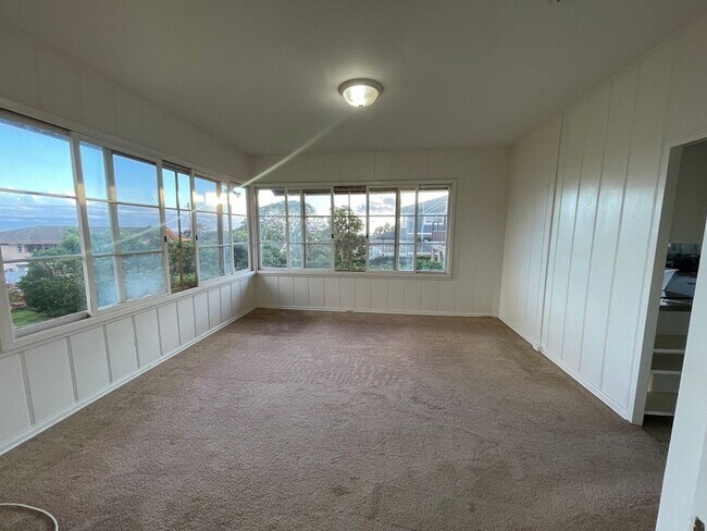 Building Photo - Single Family -3 Bed, 3.5 Bath + Studio in  Aiea !!