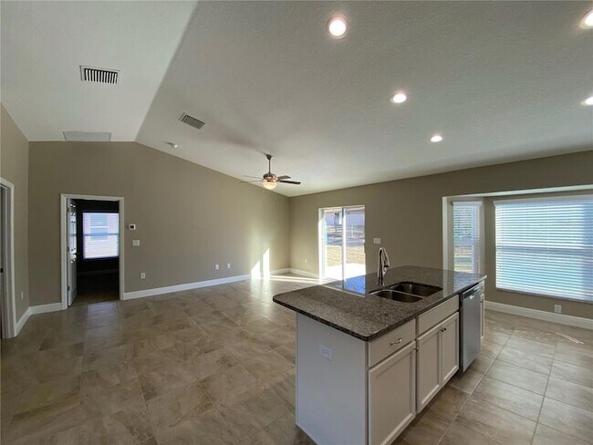 Building Photo - 4110 SW 132nd Ln