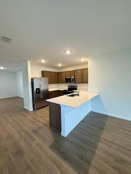 Building Photo - 32447 Weathered Oak Dr